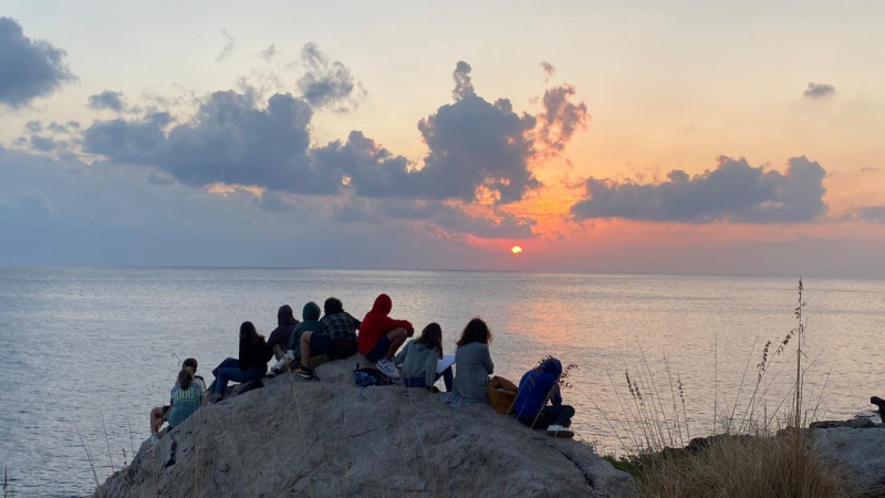  L’alba dell’adolescenza: fiducia invece di controllo nell’accompagnamento di ragazzi e ragazze a partire dai 12 anni 